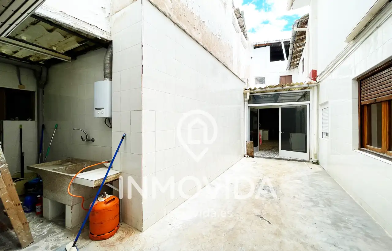 Vista exterior de Casa o xalet en venda en Xàtiva amb Terrassa, Traster i Moblat