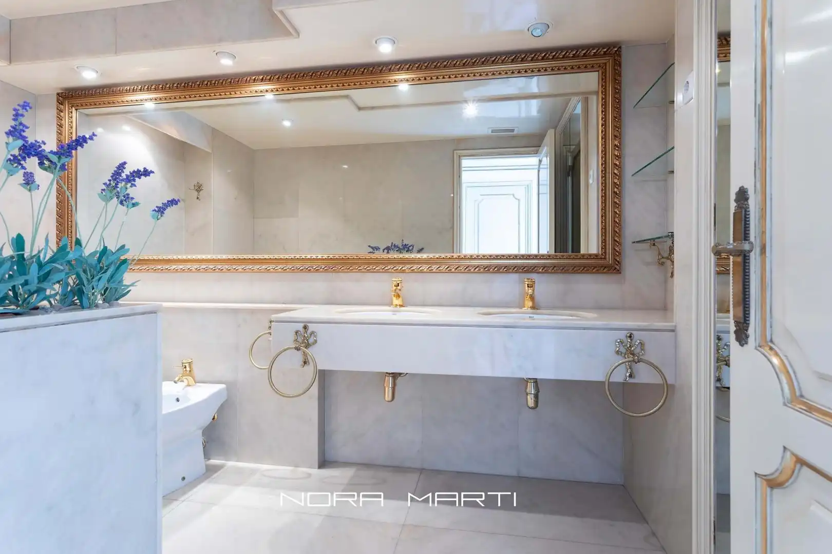 Bathroom of Flat for rent in Barcelona