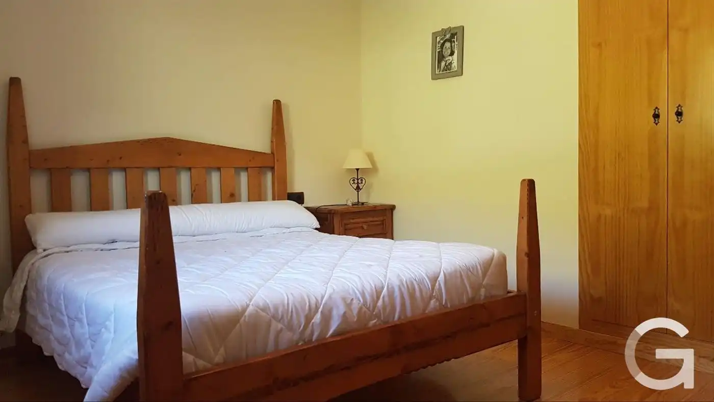 Habitación de Casa adosada en venta en Encamp con Amueblado