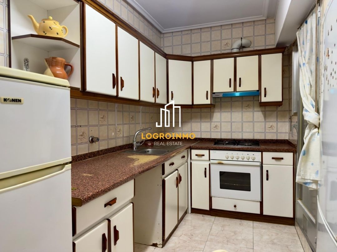 Cuina de Pis en venda en  Logroño amb Calefacció, Terrassa i Traster