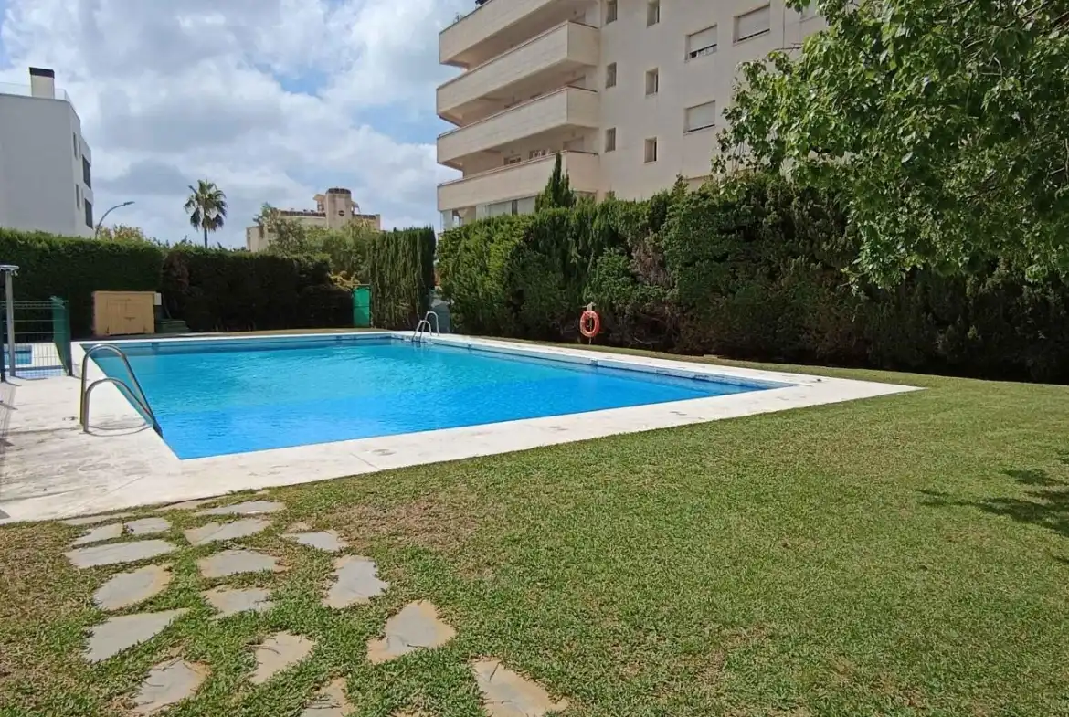 Schwimmbecken von Wohnung zum Verkauf in Marbella mit Terrasse, Möbliert und Gemeinschaftspool