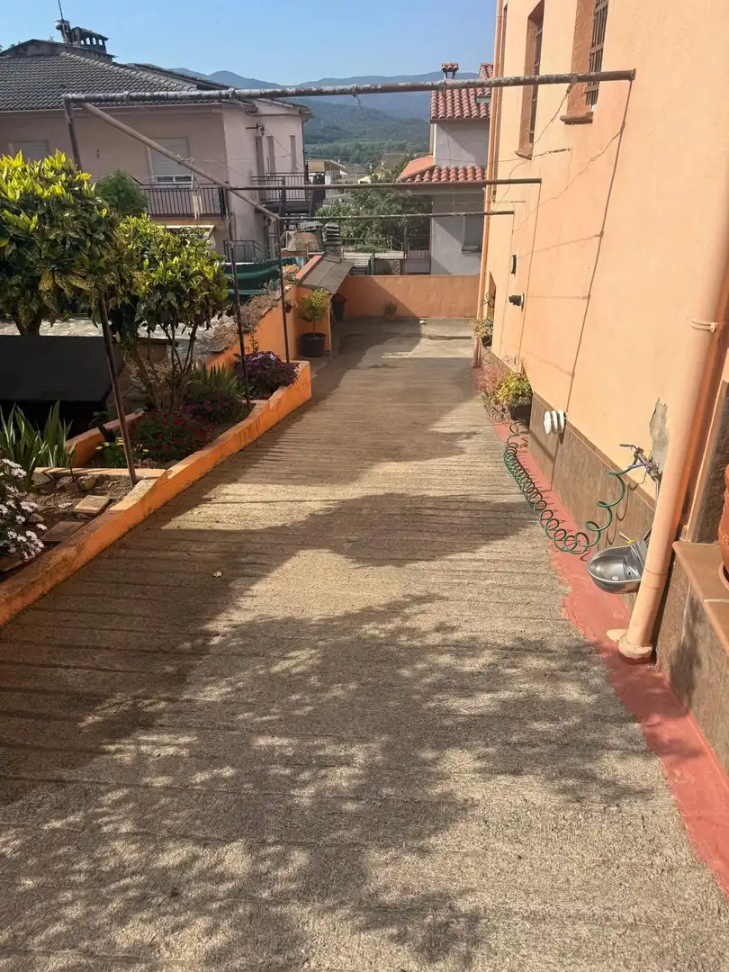 Vista exterior de Casa adosada en venda en Hostalric amb Aire condicionat, Calefacció i Terrassa