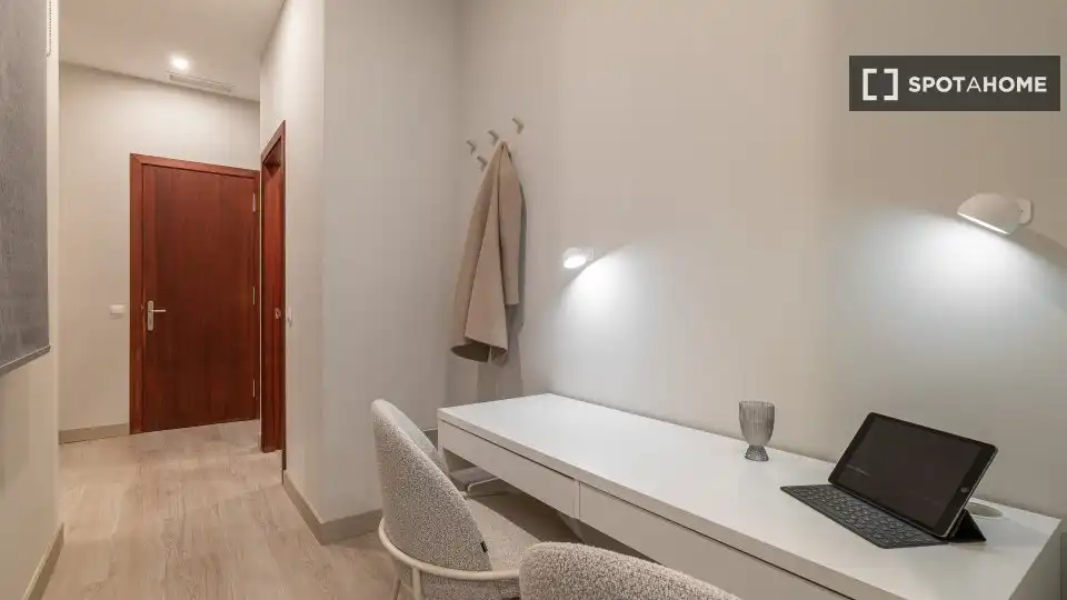 Flat with terrace to rent in Eixample, imagen 6