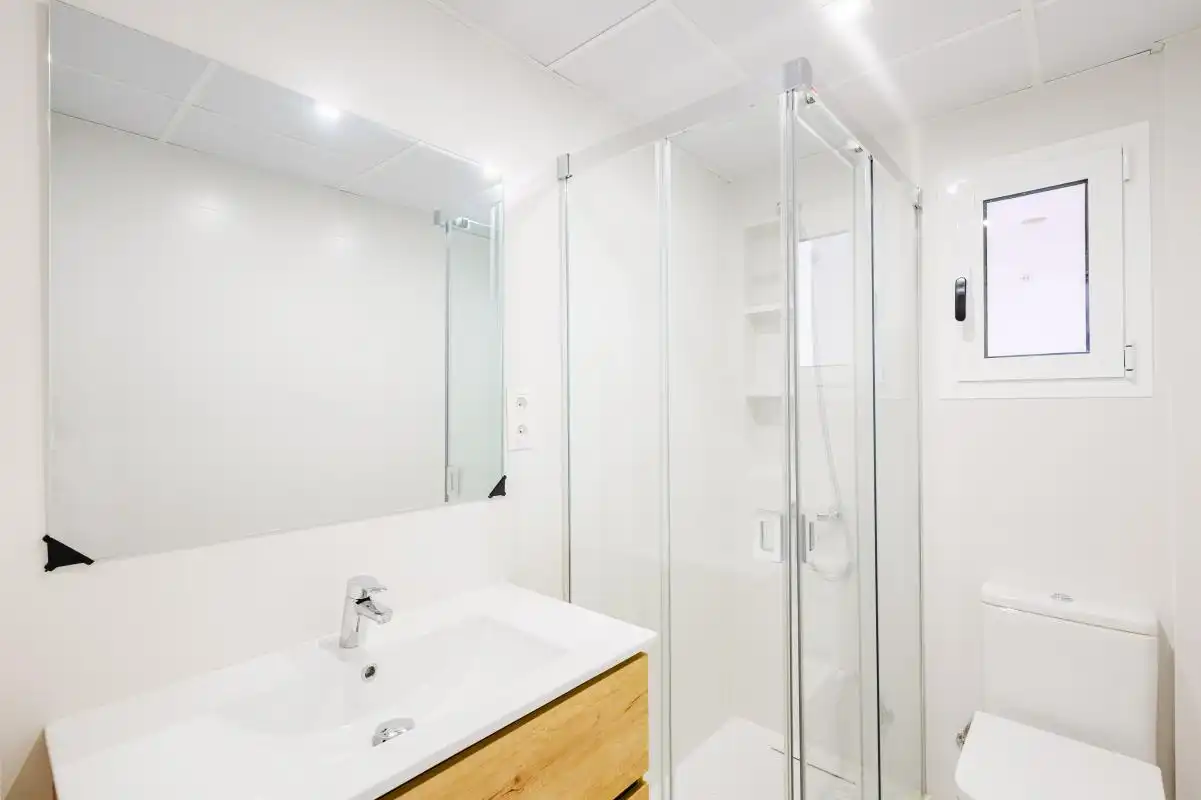Baño de Piso en venta en Málaga con Calefacción, Terraza y Balcón