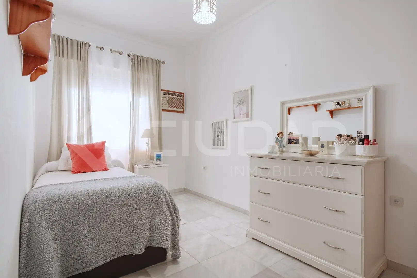 Dormitori de Casa o xalet en venda en Marchena
