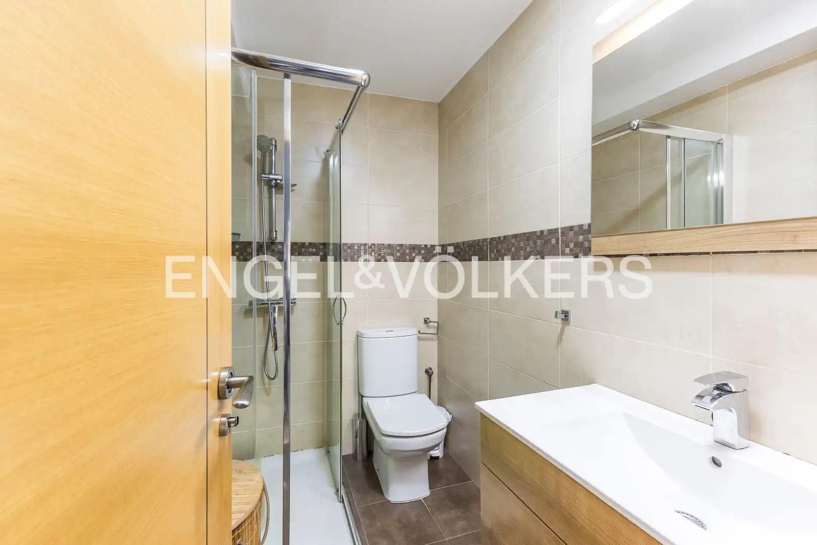 Badezimmer von Wohnung zum Verkauf in Madrid mit Klimaanlage, Heizung und Privatgarten