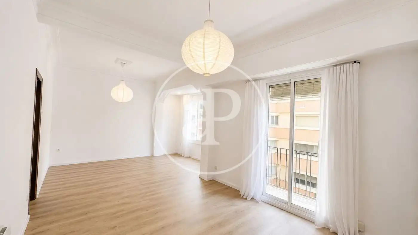 Living room of Flat for rent in Valencia  with Air Conditioner, Heating and Balcony