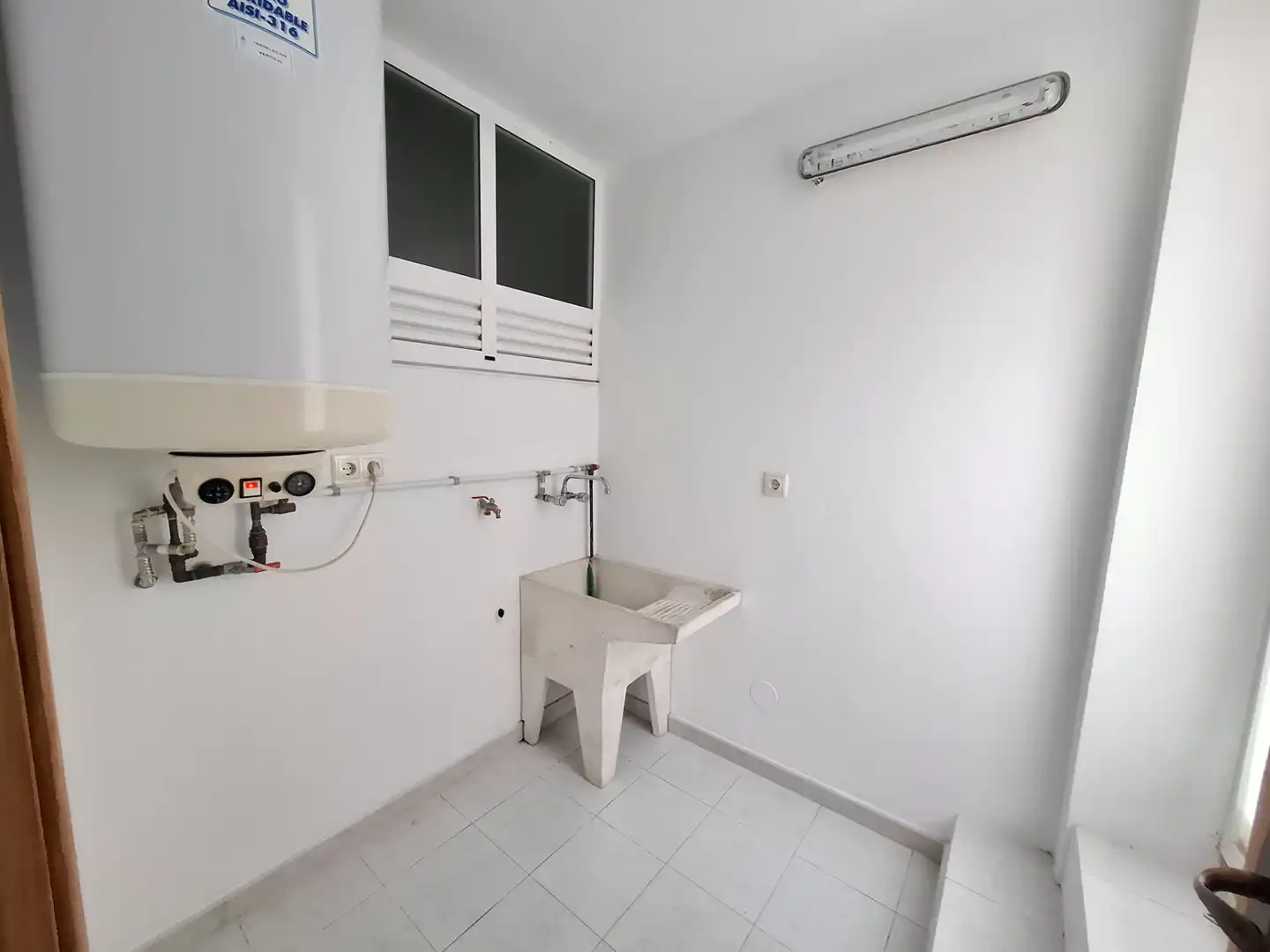 Badezimmer von Wohnung zum Verkauf in Viveiro mit Terrasse, Abstellraum und Balkon