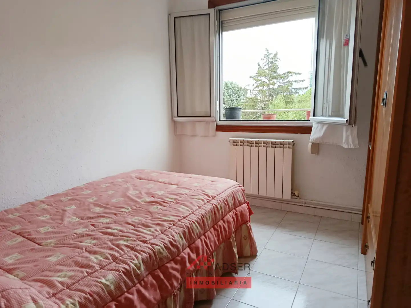 Schlafzimmer von Wohnung zum Verkauf in  Logroño mit Heizung und Balkon