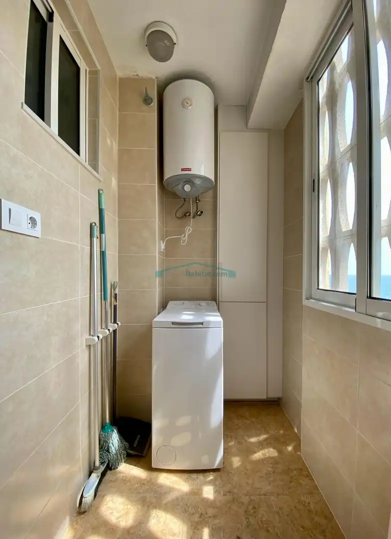 Baño de Ático en venta en Tavernes de la Valldigna con Terraza y Balcón
