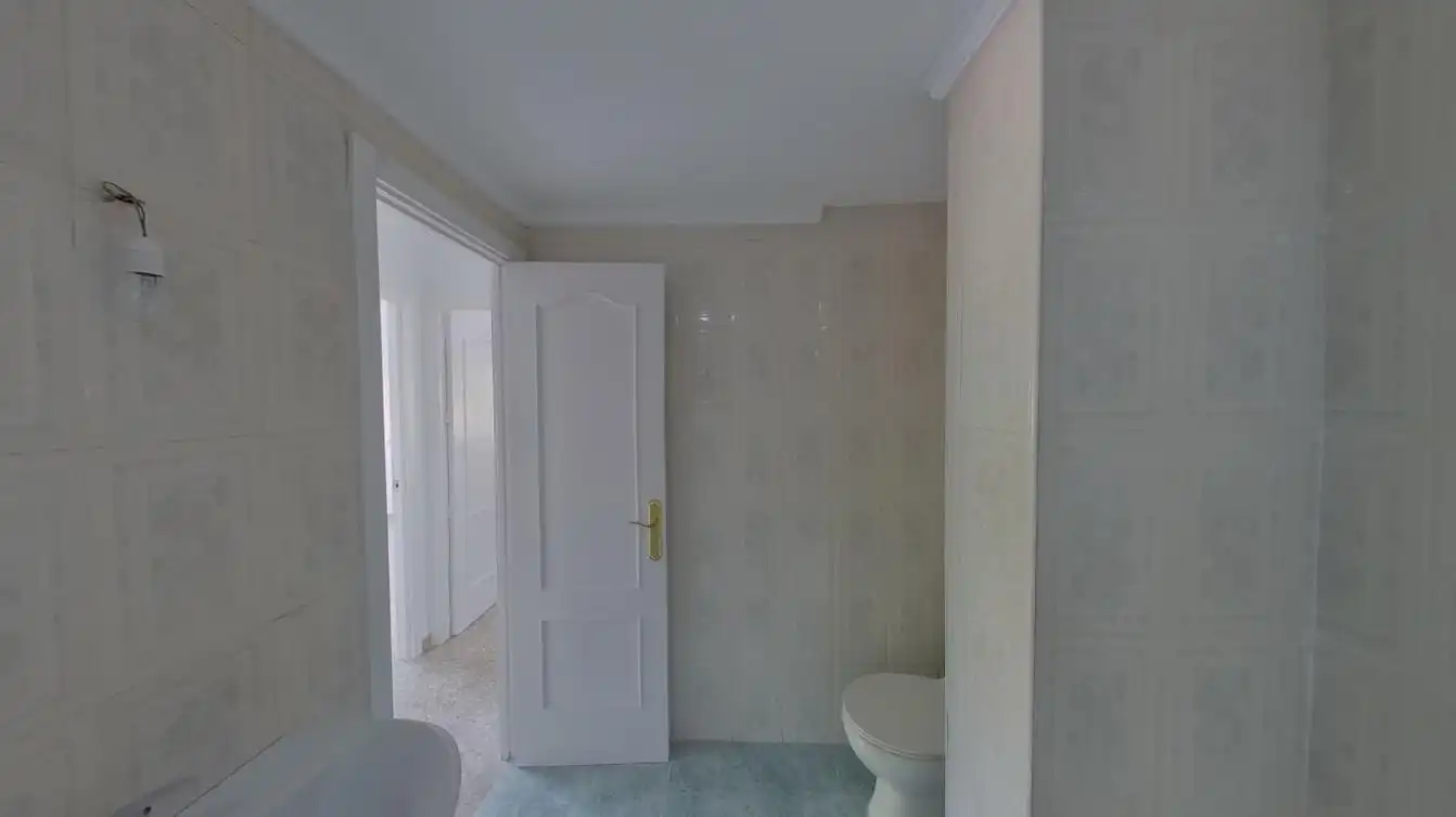 Bathroom of Ground floor for sale in Torremolinos