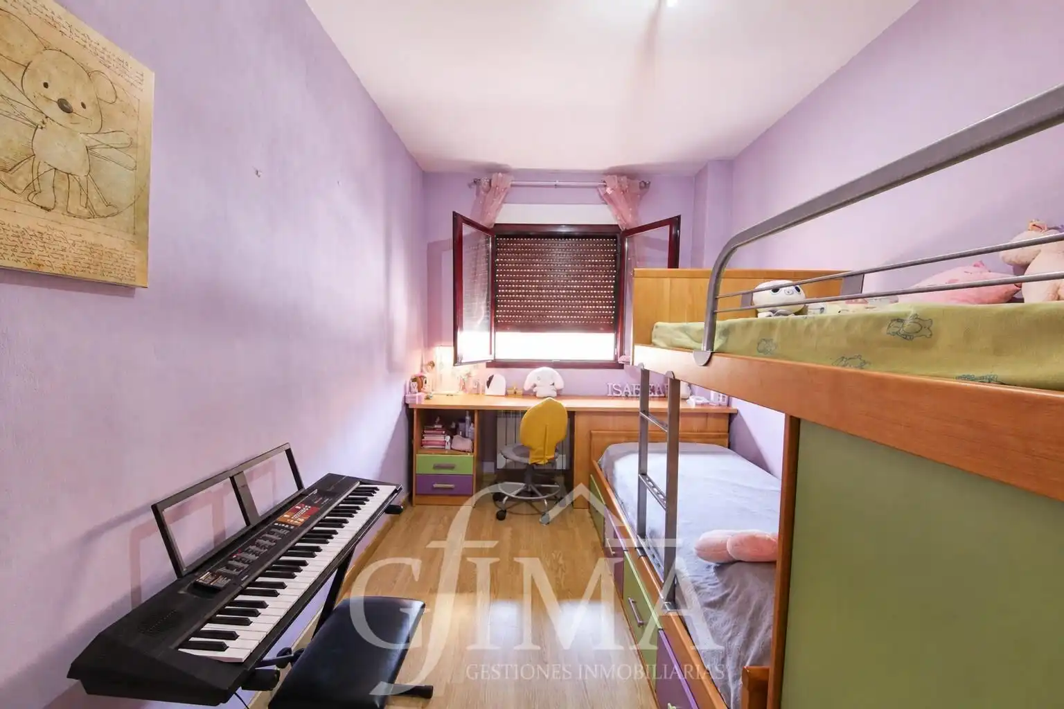 Habitación de Casa adosada en venta en Tomelloso con Calefacción y Amueblado