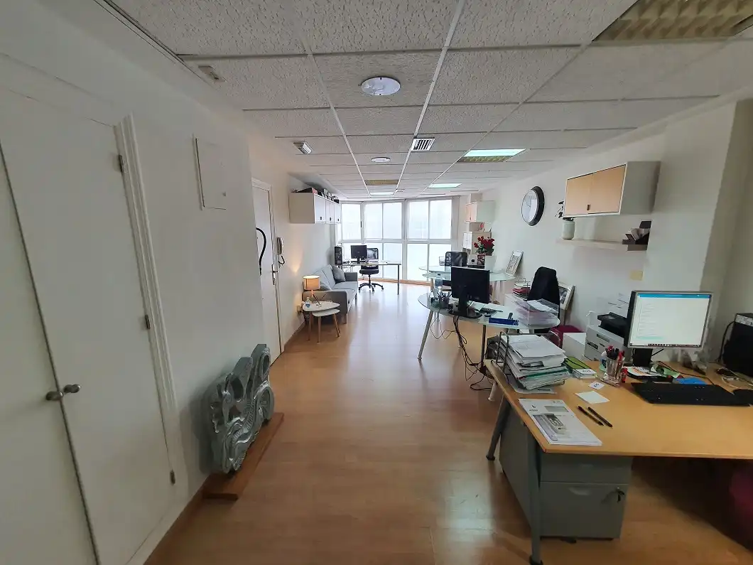 Office space with lift for sale in Elche ciudad