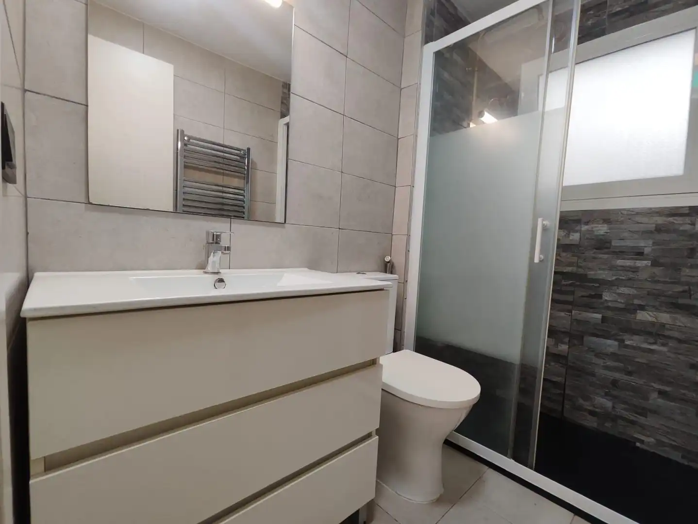 Bany de Pis en venda en Montornès del Vallès amb Aire condicionat i Parquet