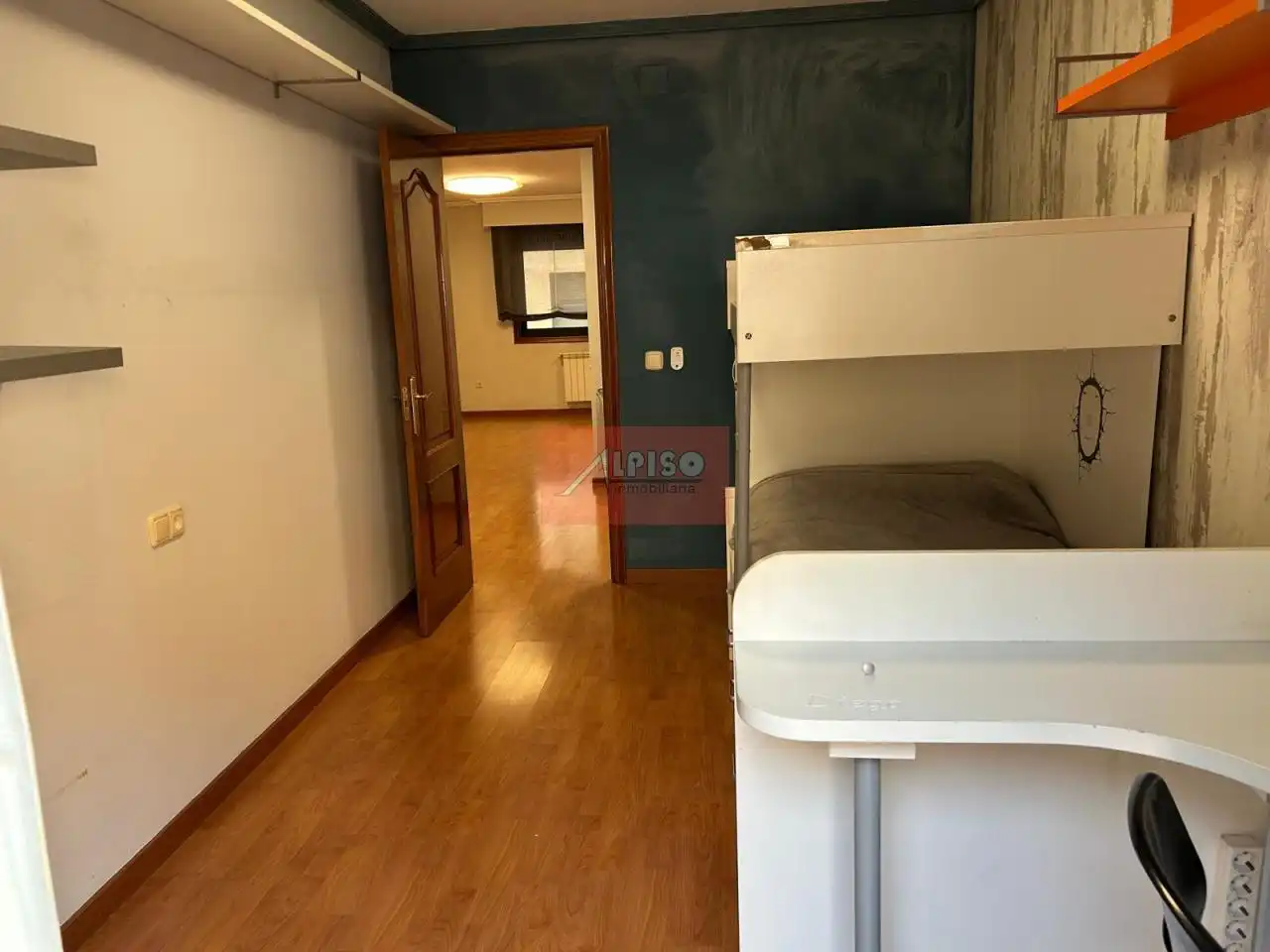 Dormitori de Apartament en venda en Ourense Capital  amb Calefacció i Terrassa