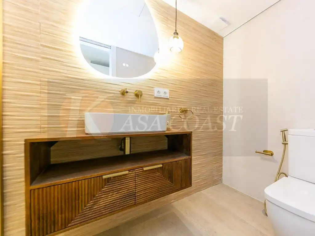 Baño de Piso en venta en Fuengirola con Aire acondicionado, Calefacción y Terraza