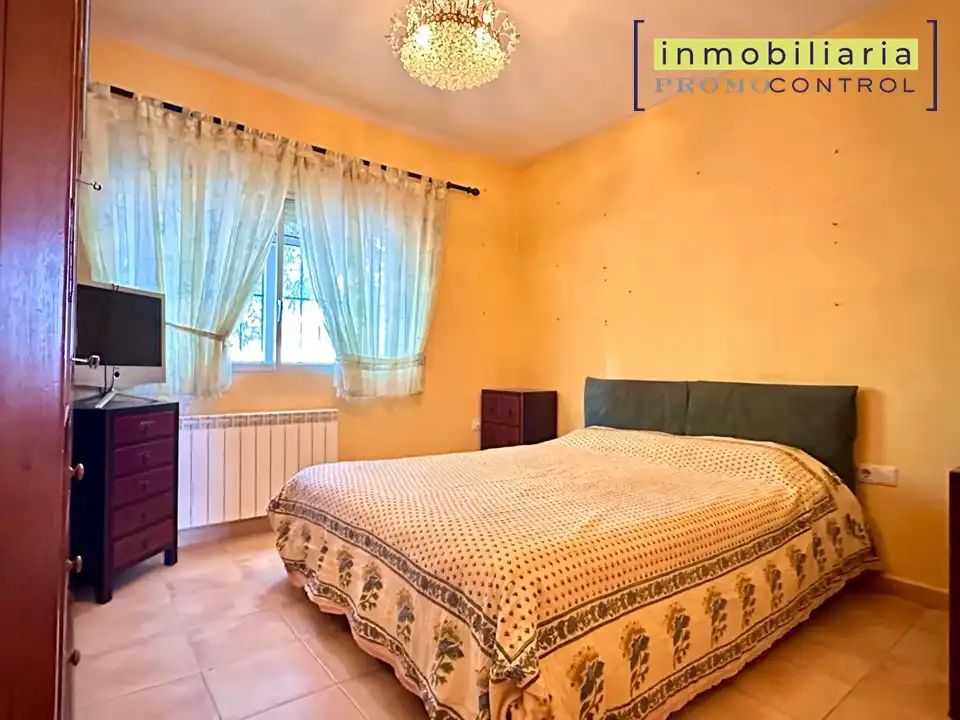 Bedroom of Houses for sale in San Mateo de Gállego  with Air Conditioner, Heating and Private garden