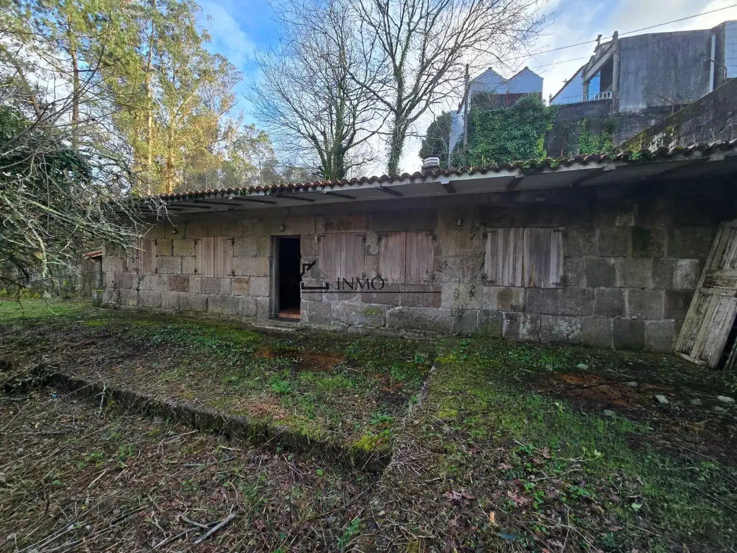 Vista exterior de Nave industrial en venta en Pontevedra Capital 