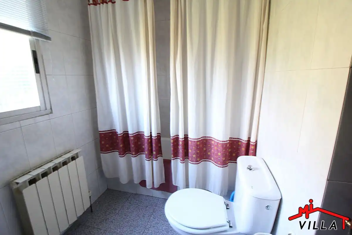 Badezimmer von Residential zum Verkauf in Ampuero