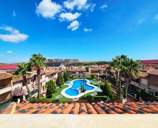 Vista exterior de Casa o xalet en venda en Santa Pola amb Aire condicionat, Terrassa i Balcó