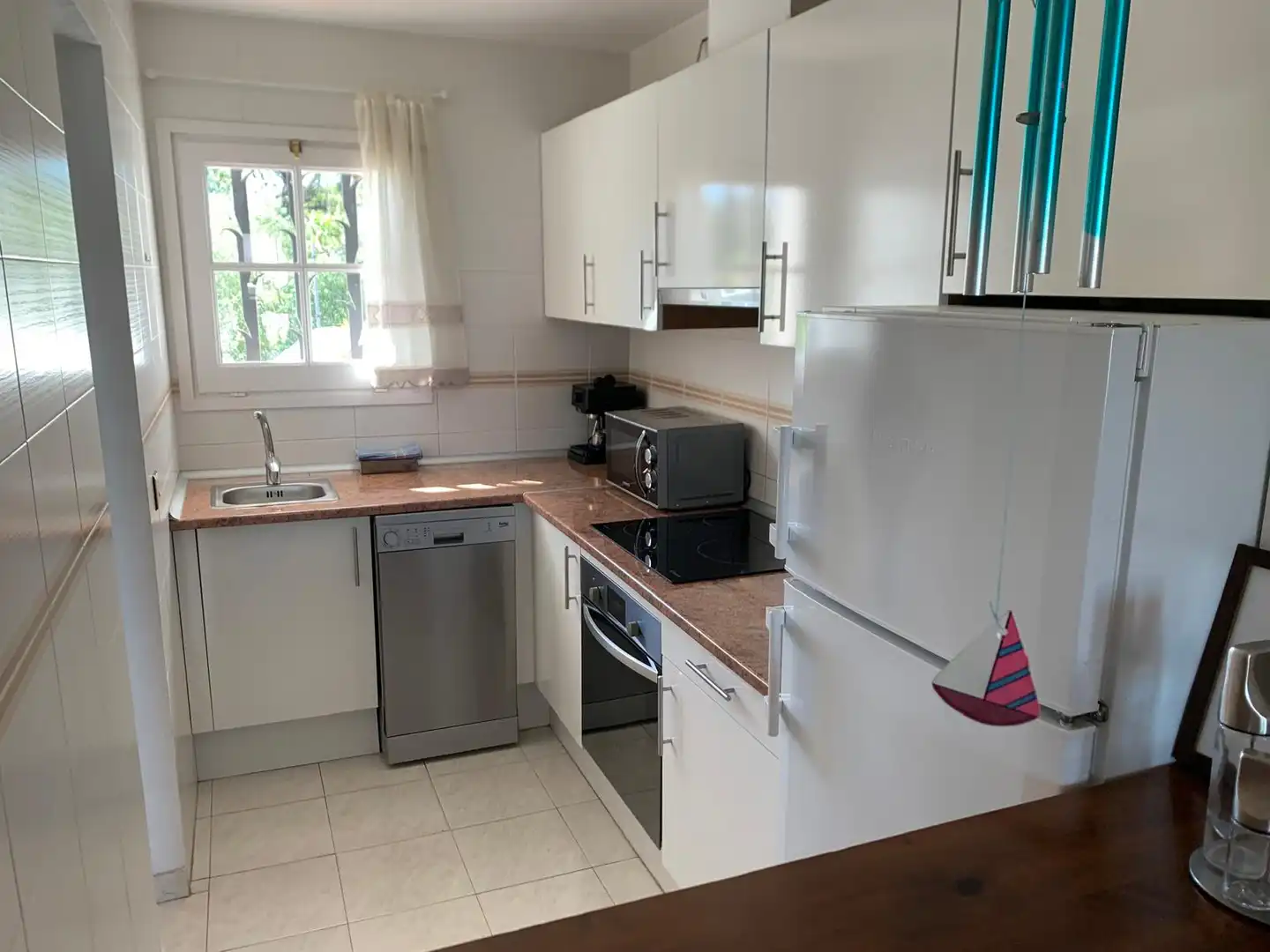 Cuina de Casa o xalet en venda en Roses amb Aire condicionat, Calefacció i Jardí privat