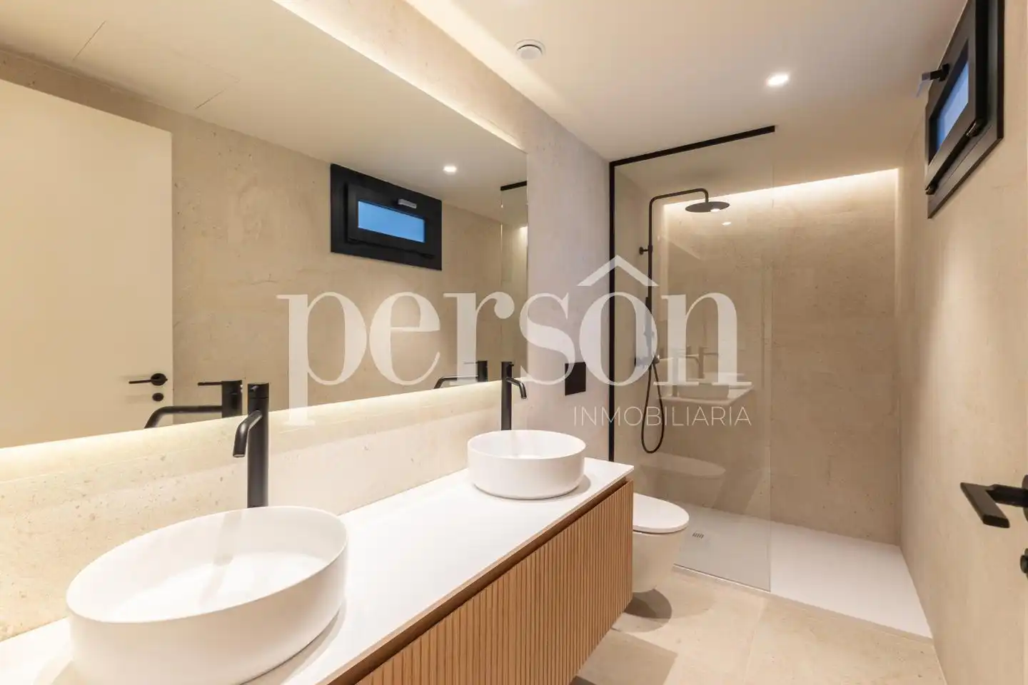 Baño de Piso en venta en Valencia con Aire acondicionado, Jardín privado y Terraza