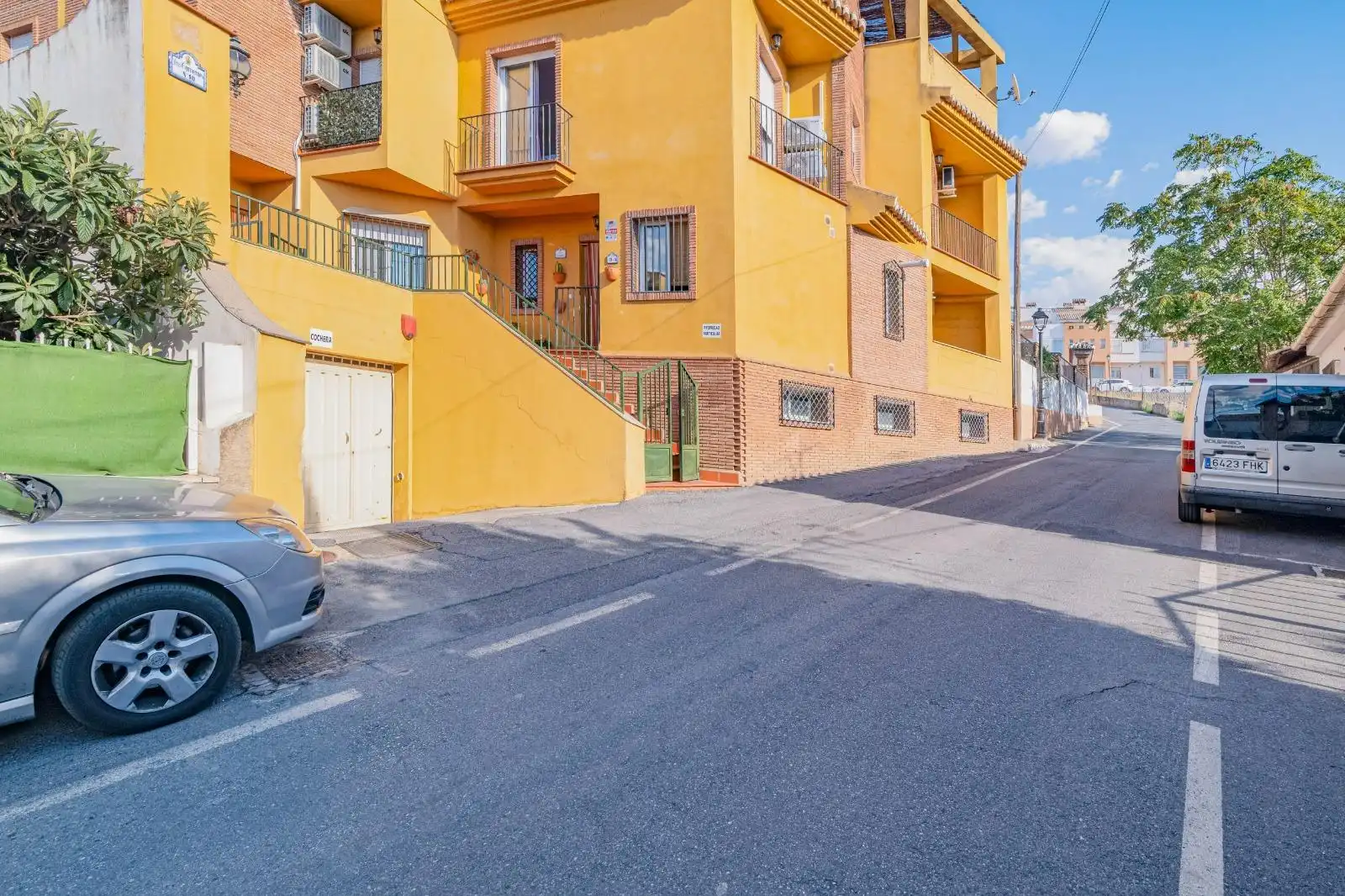 Vista exterior de Casa adosada en venda en Cájar amb Aire condicionat, Calefacció i Terrassa