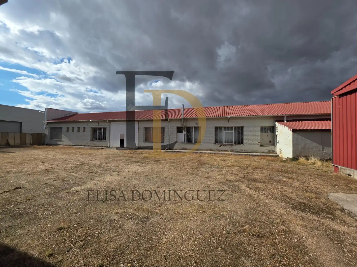 Außenansicht von Fabrikhallen zur Miete in Villares de la Reina, Salamanca