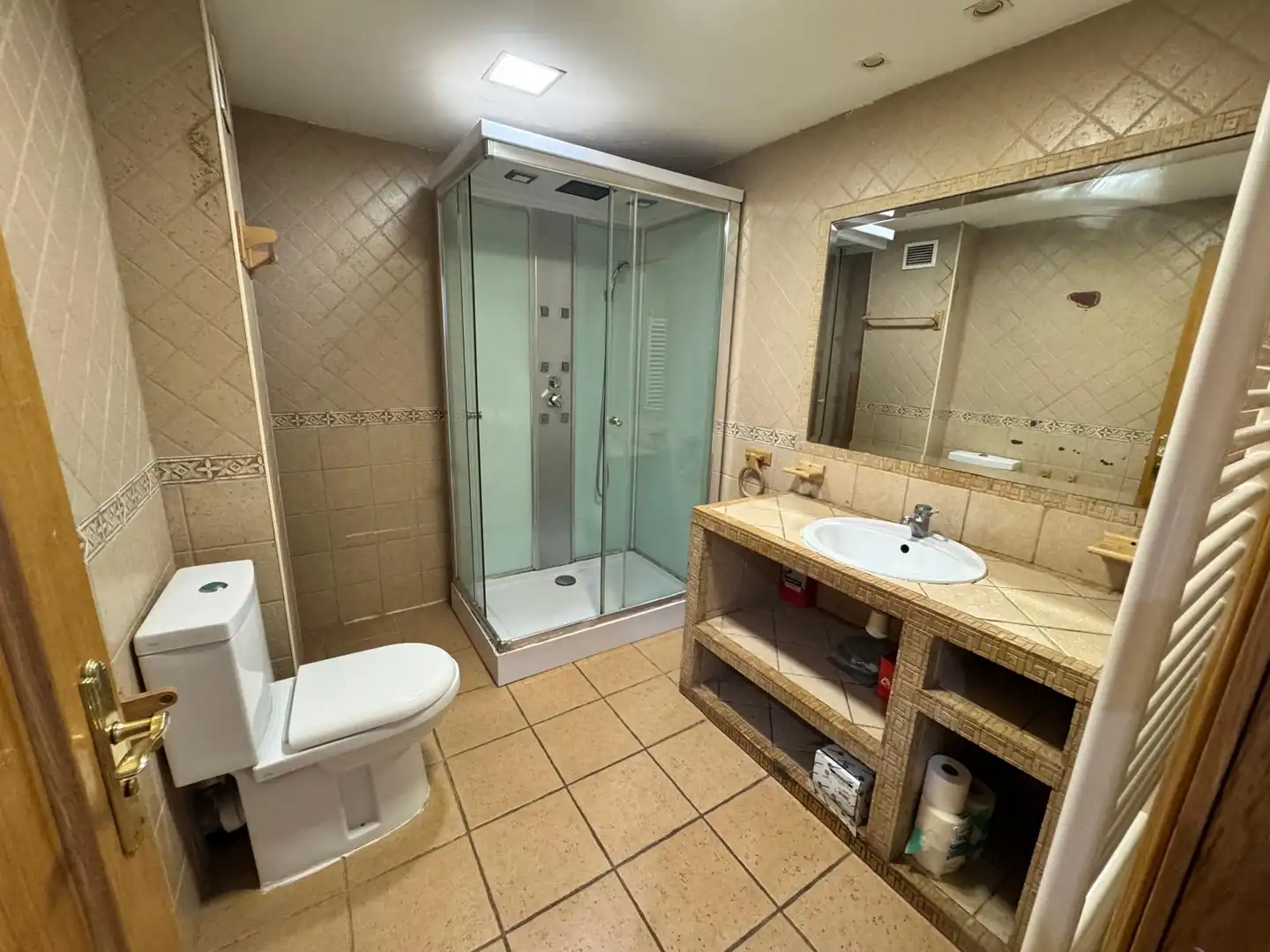 Baño de Piso en venta en Fuenlabrada con Terraza