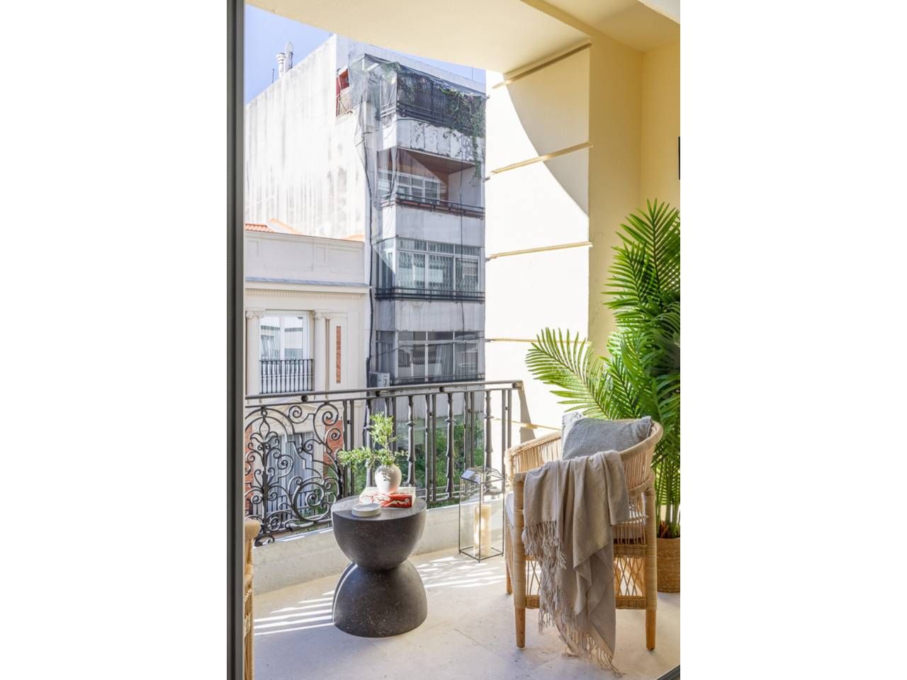Balcony of Flat for sale in  Madrid Capital  with Air Conditioner, Heating and Terrace