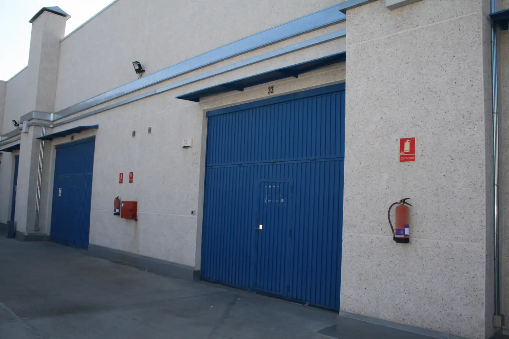 Exterior view of Industrial buildings for sale in Madrid  with Alarm