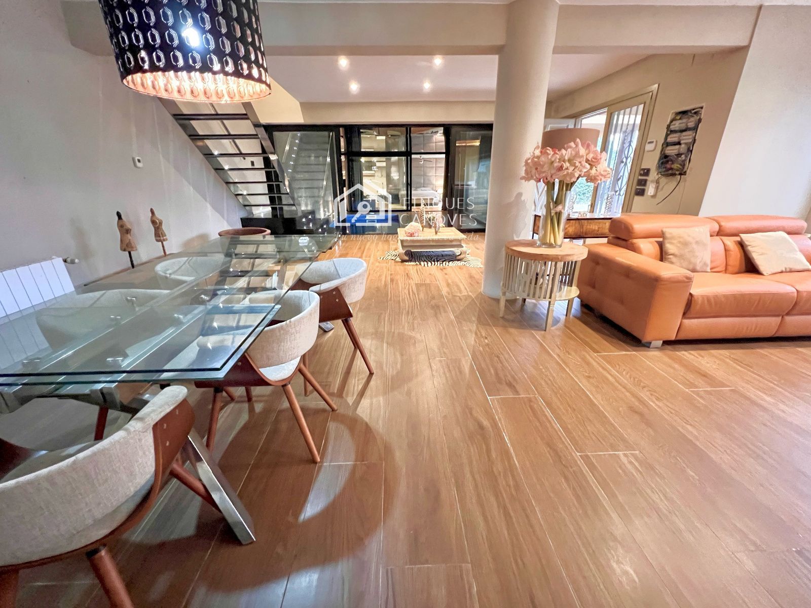 Sala d'estar de Casa adosada en venda en Palamós amb Aire condicionat, Calefacció i Jardí privat