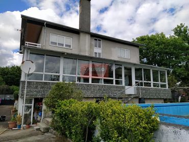 Villa con piscina in vendita a Coles