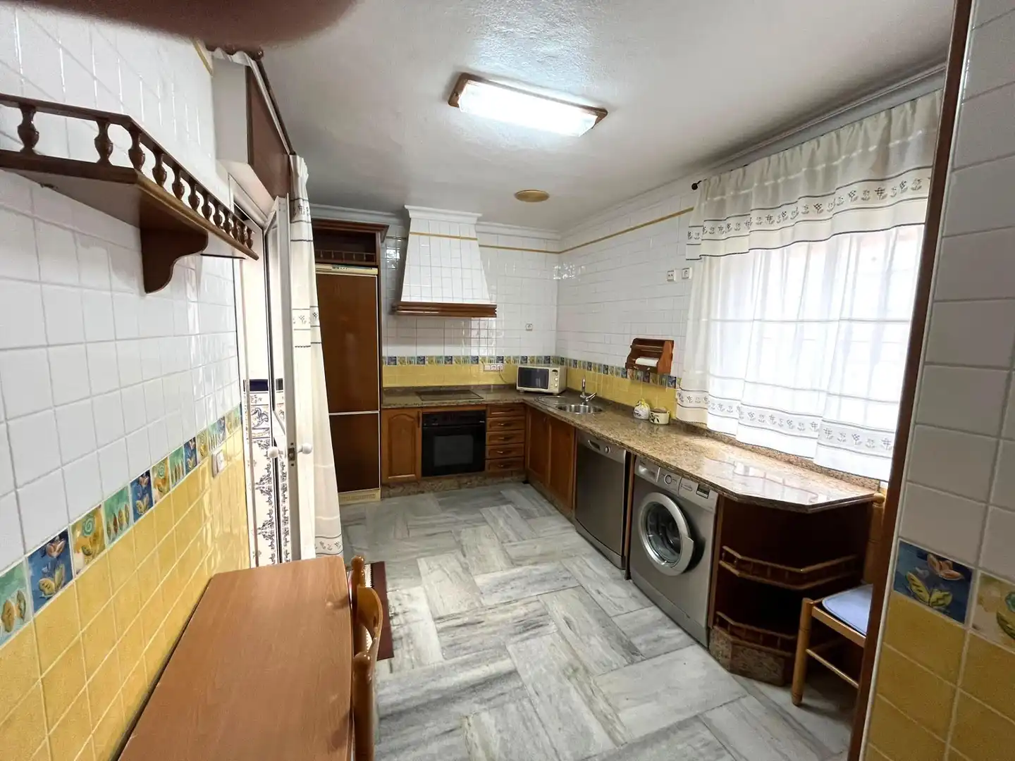 Cocina de Casa adosada en venta en Moguer con Aire acondicionado, Terraza y Trastero