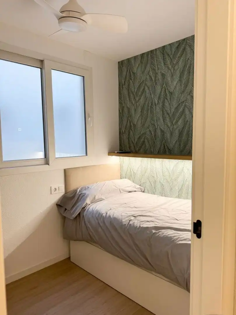 Dormitori de Apartament de lloguer en Torrevieja amb Aire condicionat, Calefacció i Parquet
