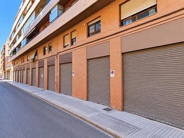 Local comercial en venda a Calle PINTOR VELAZQUEZ