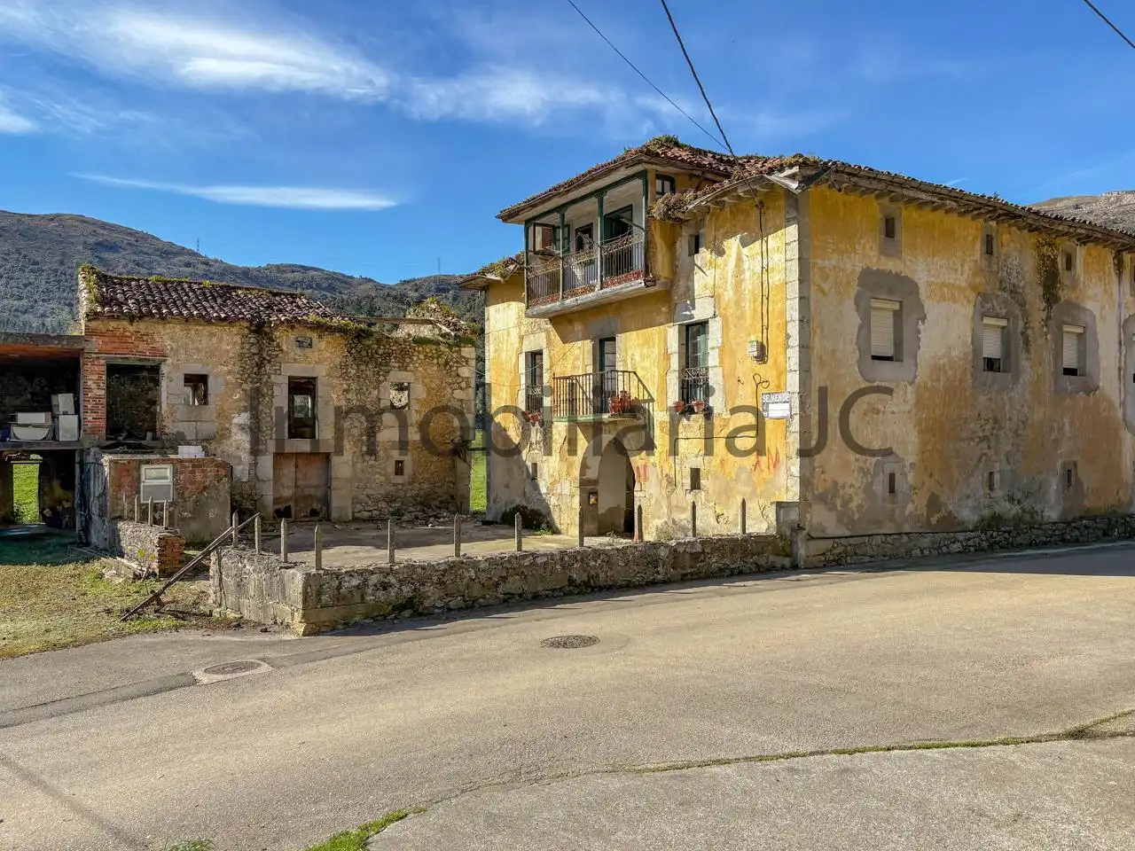 Casa rústica amb jardí en venda a Voto