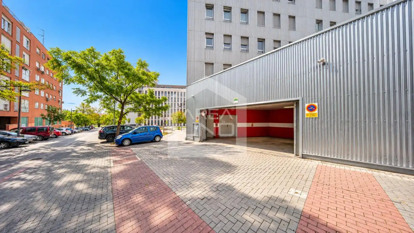Parking de Piso de alquiler en Parque Oeste - Fuente Cisneros