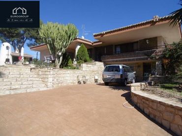Villa avec piscine à vendre à Urbanizaciones