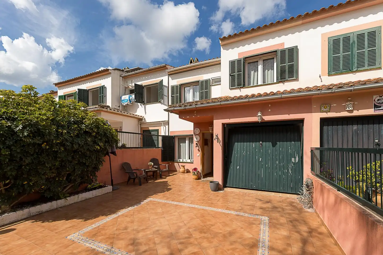 Vista exterior de Casa adosada en venda en  Palma de Mallorca amb Calefacció, Parquet i Terrassa