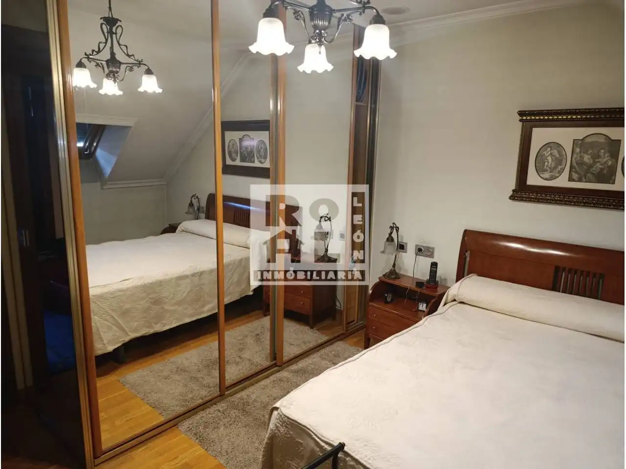Bedroom of Duplexes for sale in León Capital   with Heating, Parquet flooring and Terrace