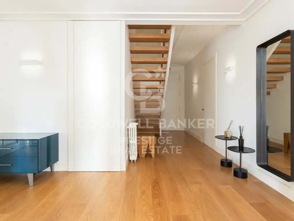 Attic for sale in Barcelona  with Terrace, Swimming Pool and Balcony