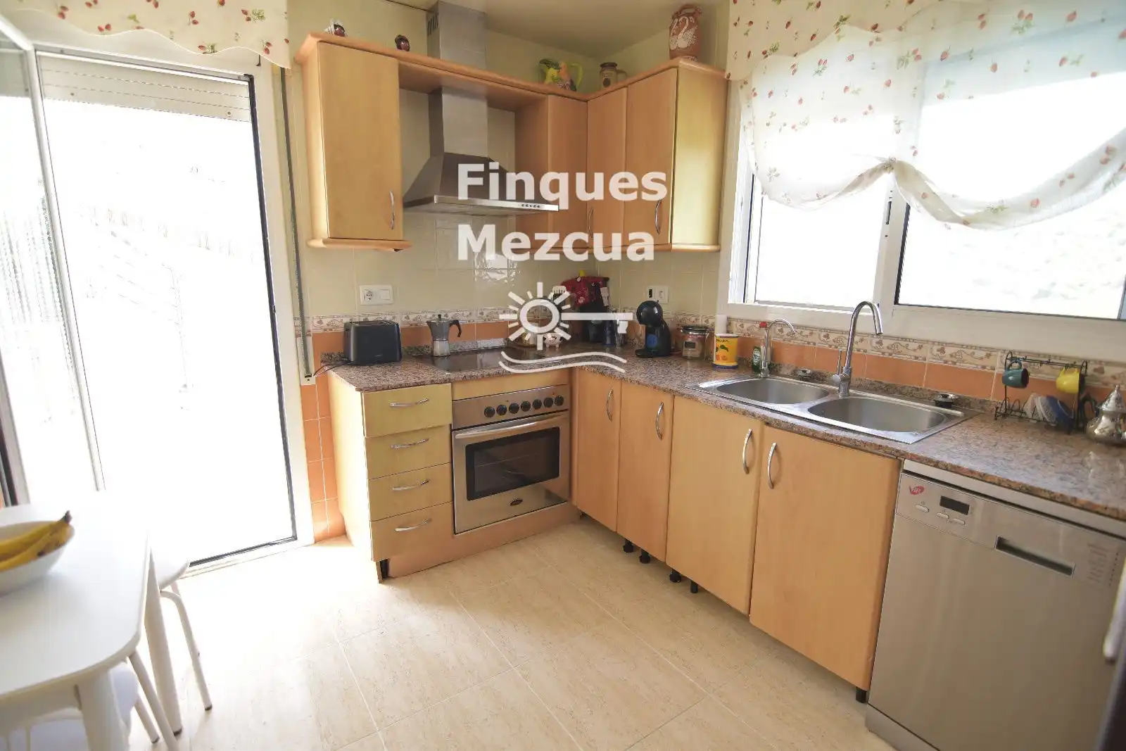 Kitchen of Detached homes for sale in Roda de Berà  with Heating, Terrace and Swimming Pool