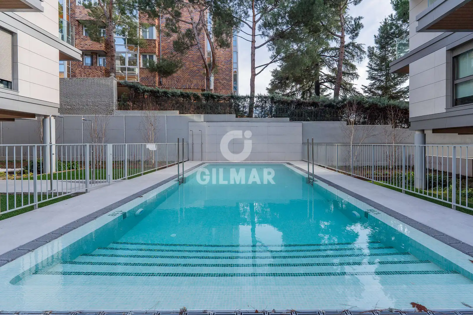 Swimming pool of Flat for sale in Madrid  with Heating, Private garden and Storage room