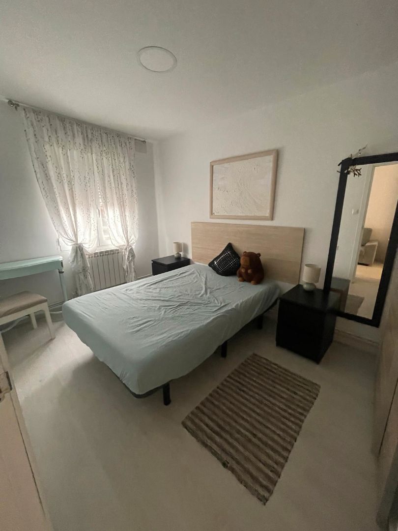 Bedroom of Flat for sale in Calahorra  with Furnished