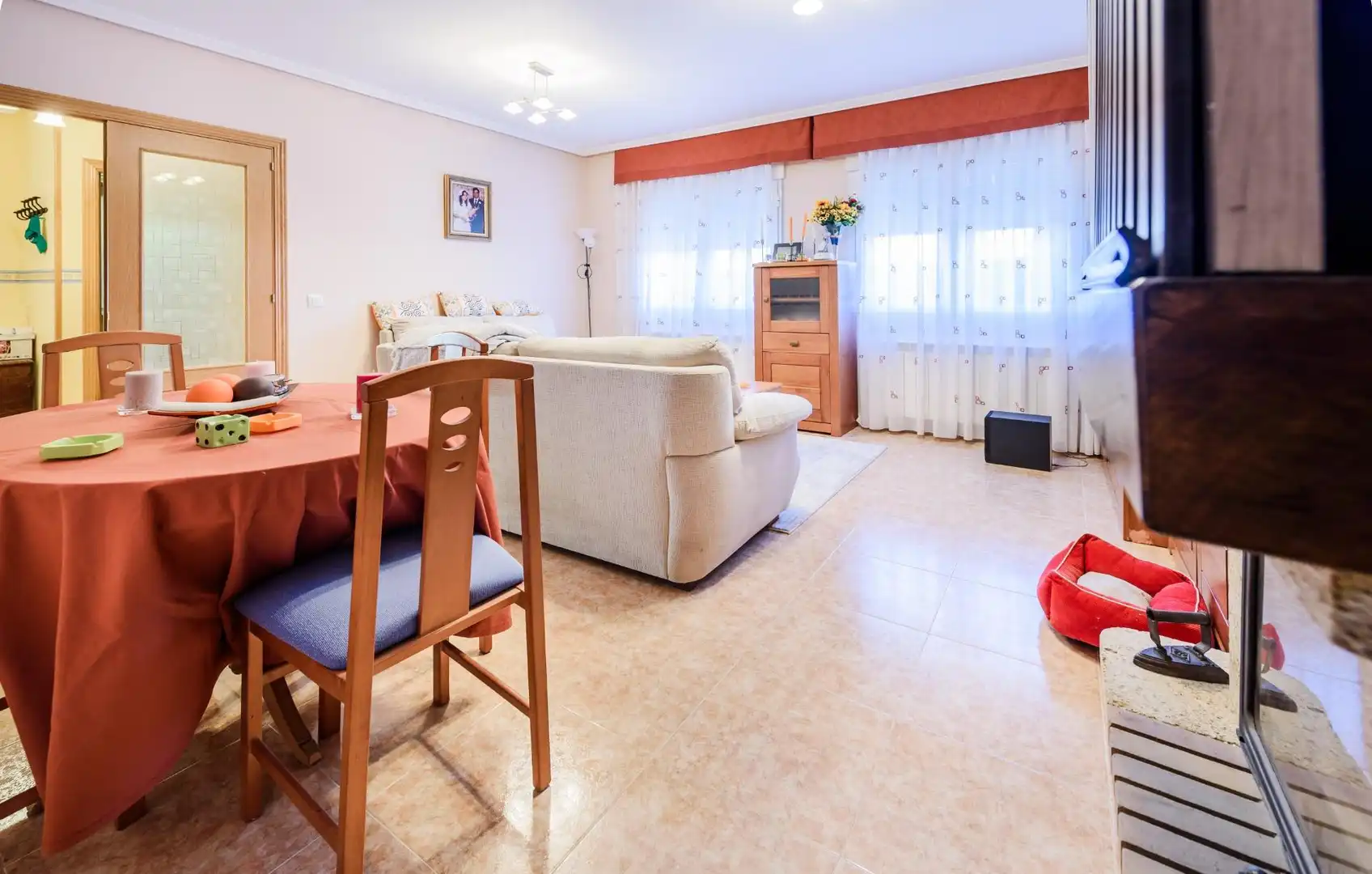 Sala d'estar de Casa o xalet en venda en Horche amb Aire condicionat, Terrassa i Piscina