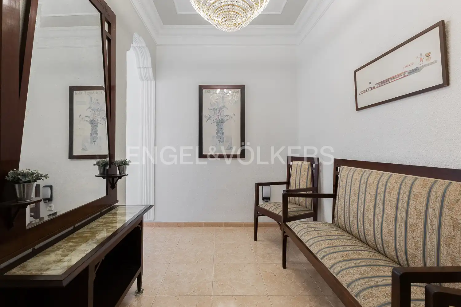 Flat for rent in Valencia  with Air Conditioner, Heating and Furnished