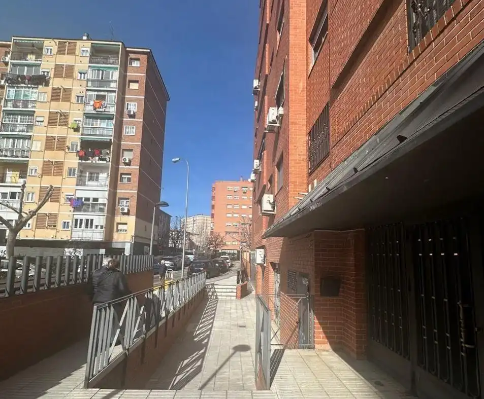 Vista exterior de Piso en venta en Madrid
