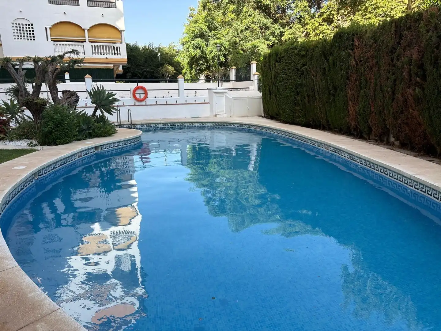 Piscina de Àtic en venda en Marbella amb Aire condicionat, Calefacció i Jardí privat