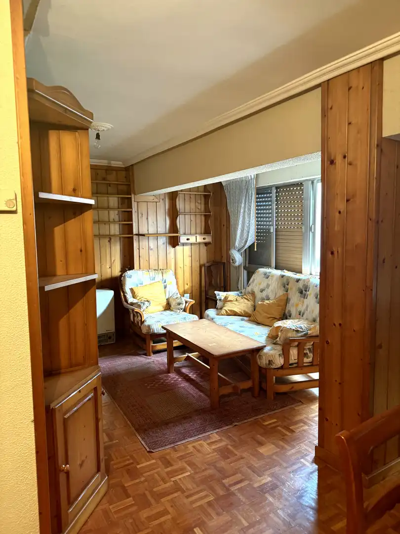 Sala de estar de Piso en venta en Aguilar de Campoo con Jardín privado, Parquet y Trastero